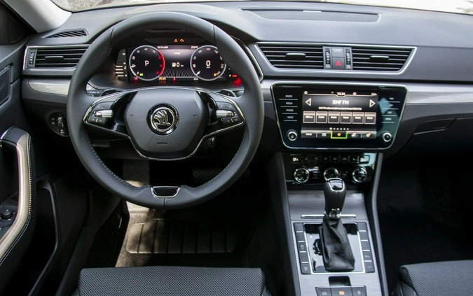Skoda Superb cena 183900 przebieg: 5, rok produkcji 2024 z Borne Sulinowo małe 436